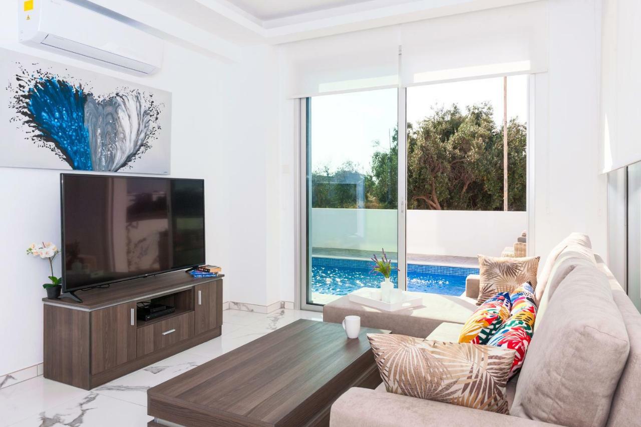 Villa Carmen Protaras Exteriör bild