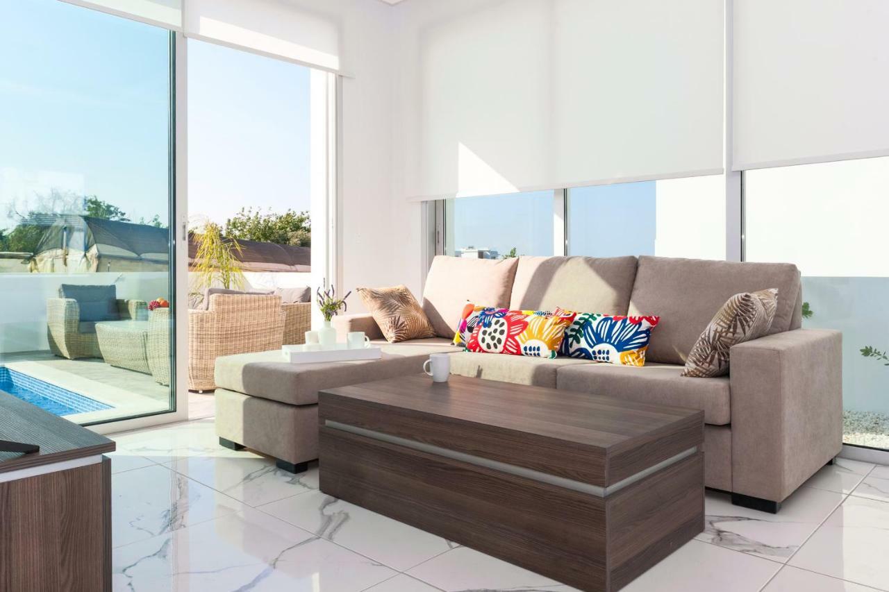 Villa Carmen Protaras Exteriör bild